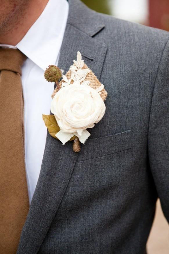 wedding photo - Burlap Boutonnieres For The Grooms 