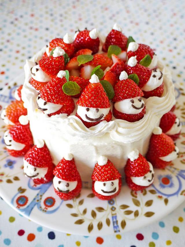 wedding photo - Facile et mignon Gâteau maison de vacances ♥ bricolage de Noël aux fraises Gâteau Père Noël