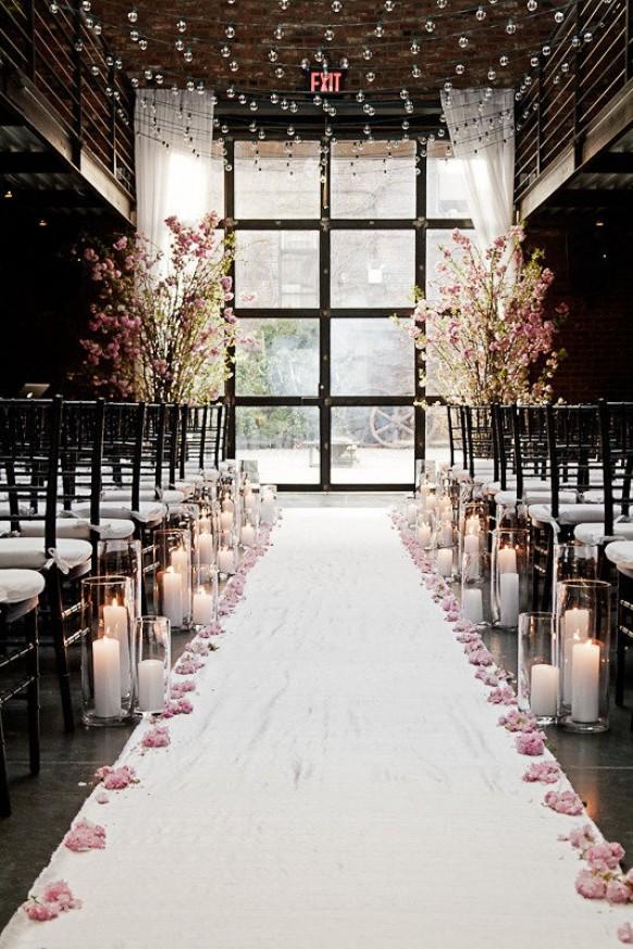 wedding photo - White and pink combination to decorate the venue