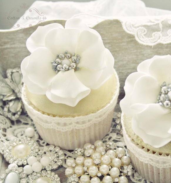 wedding photo - White And Gold Cupcakes