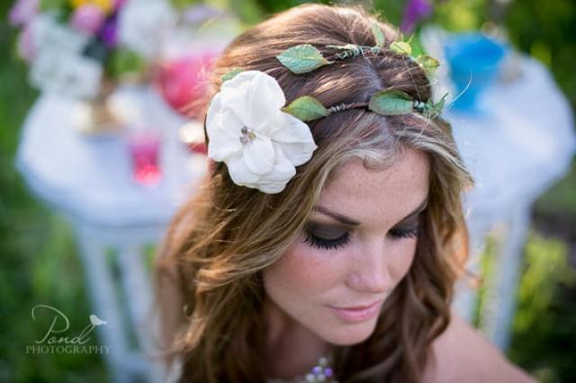 wedding photo - Floral Bridal Halo with flower and vines