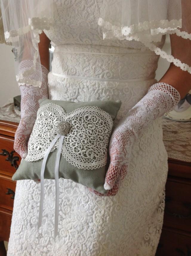 wedding photo - Wedding Ceremony Accessories - Ring Bearer Pillow