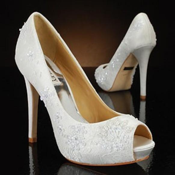 memorable-wedding-white-wedding-shoes-some-important-tips