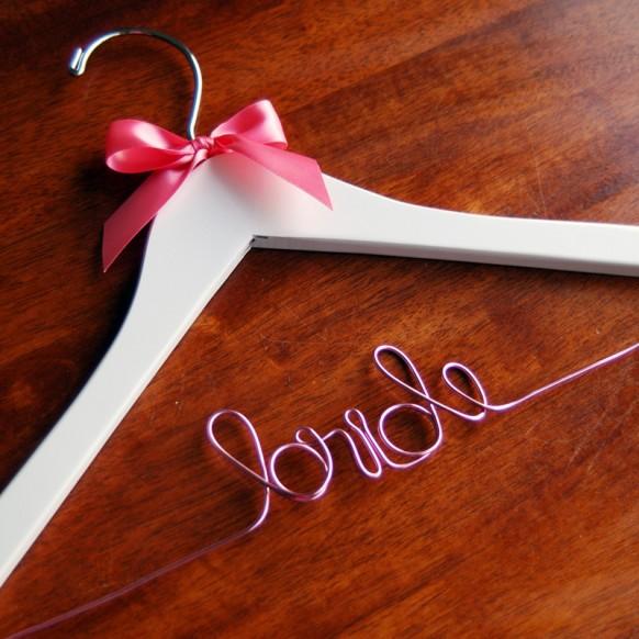 wedding photo - Rosa Draht Bridal Hanger ♥ Hochzeits-Hanger