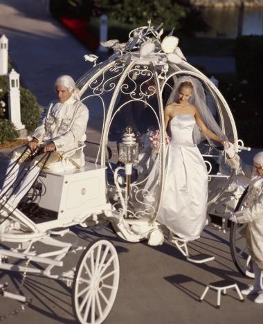 Hochzeit - Fairytale Wedding Car ♥ Dream Wedding Ideas