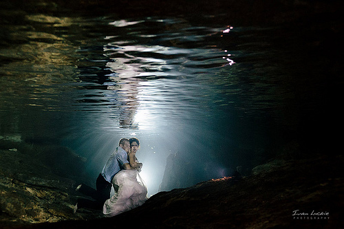 Hochzeit - Denise + Bert - Unterwasser Cenote Trash das Kleid Fotograf - Ivan Luckie Fotografie-1