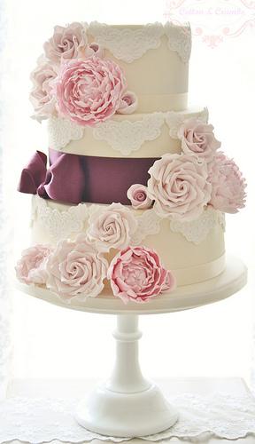 زفاف - الأزهار تزهر كعكة الزفاف