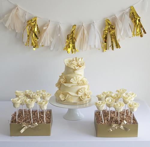 Свадьба - White Chocolate & Gold Wedding