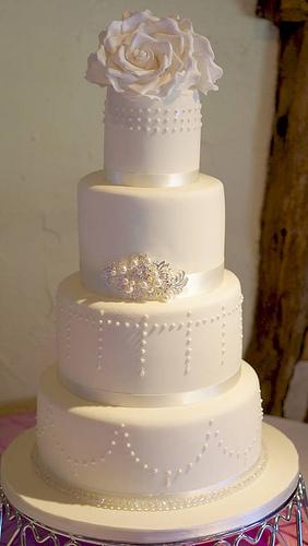 Wedding - Vintage Pearls Wedding Cake