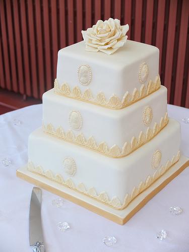 Wedding - Gold And Ivory Square Wedding Cake