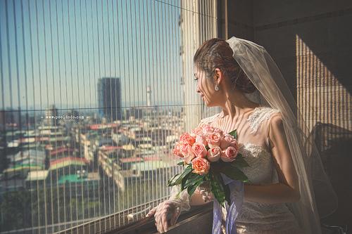 زفاف - [الزفاف] من خلال النافذة
