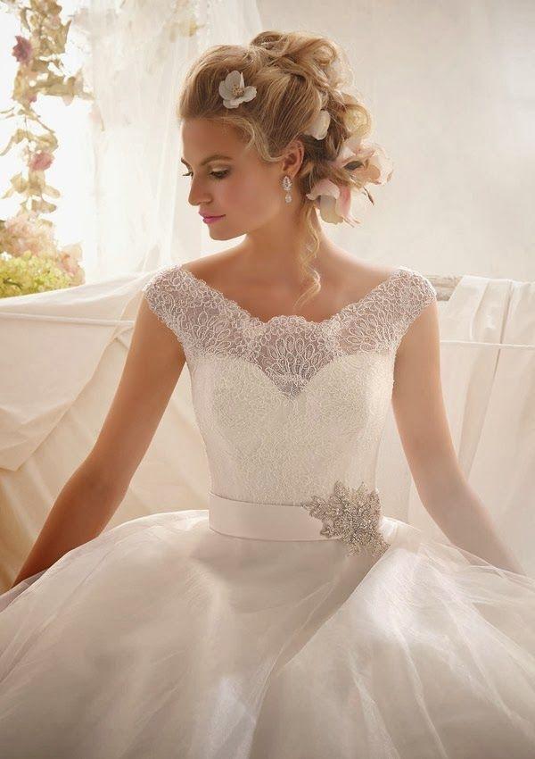 Wedding - White wedding dress with fine floral laces
