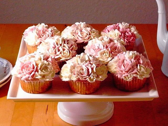 Wedding - Rose Bouquet Cupcakes with pink and white roses