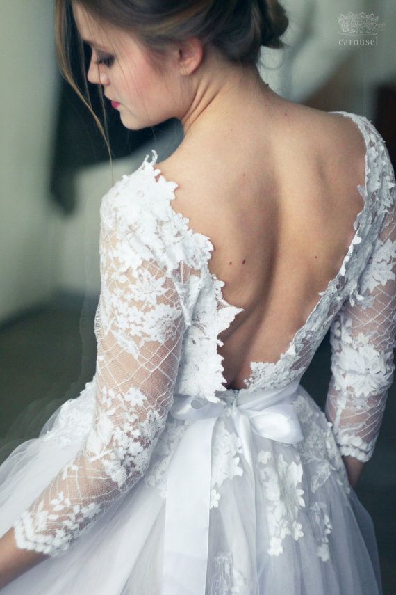 Wedding - Low back white wedding dress with a bow