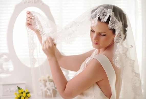 Wedding - Transparent wedding veil for the gorgeous bride