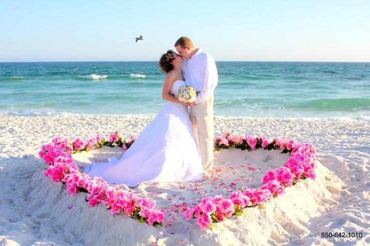 Wedding - Cute couple beach wedding photo