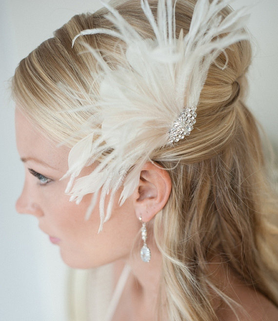 زفاف - Bridal Feather Fascinator, Wedding Hair Accessory, Champagne and Ivory - KIMBERLY - New