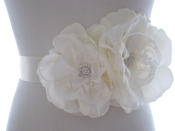 Hochzeit - Bridal Silk Flower Lace Sash:  Wedding Belt, Lace Sash, Flower Sash, Lace wedding belt, Rhinestone Bridal Belt, Beaded Sash - New