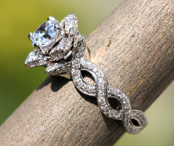 Hochzeit - Diamond Engagement Flower Ring