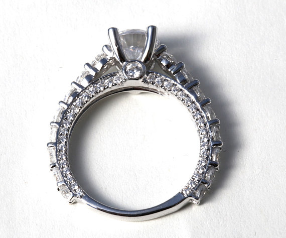 Hochzeit - Round cut Diamond Engagement Ring
