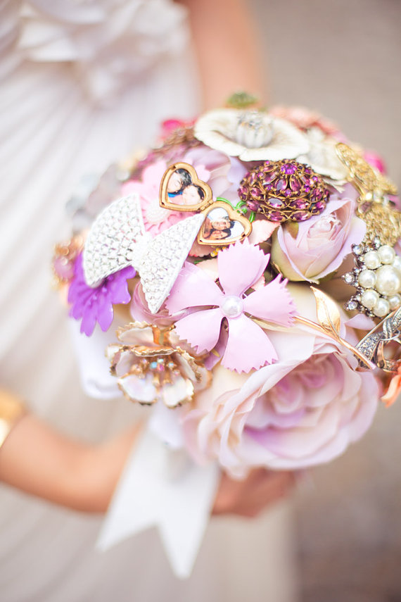 Свадьба - Brooch Bouquet - Custom Medium Bridal Bouquet - Romantic Silk Flowers & Enamel Brooches - Made to Order - Locket w/ Family Photos - New