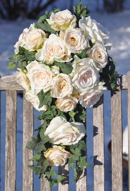 زفاف - Cascade Bouquet, Cascading Bouquet made with Silk Blush Roses, Champagne Roses and Ivy in Holly's Flower Shoppe. - New