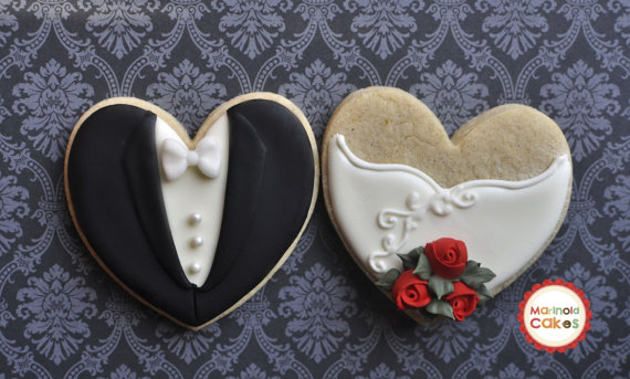 Hochzeit - Holiday Bride and Groom Wedding Favor Cookies