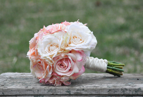 زفاف - Coral, salmon and ivory rose wedding bouquet made of silk roses. - New
