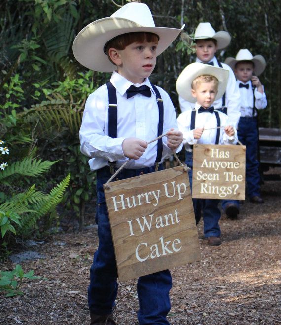Hochzeit - 18 Ring Bearer Items We Simply Adore!