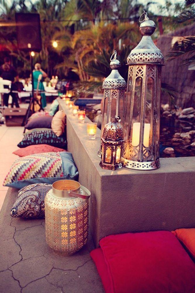 Hochzeit - Super Fun Moroccan-vibe Pillows & Lanterns