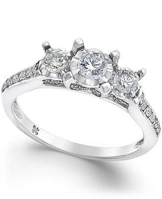 زفاف - Macy&#039;s Diamond 3-Stone Engagement Ring (1/2 ct. t.w.) in 14k White Gold