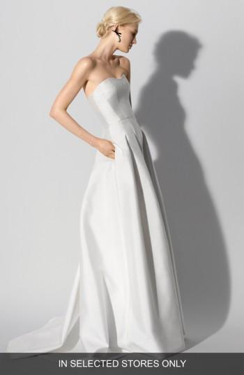 Hochzeit - Carolina Herrera Fabel Strapless Silk Mikado Gown 