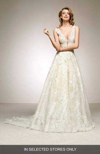 زفاف - Pronovias Devany Plunge Lace A-Line Gown 