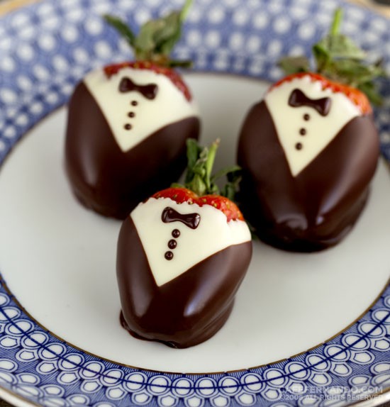 Wedding - Chocolate Tuxedo Strawberries ♥ Christmas Wedding Treats