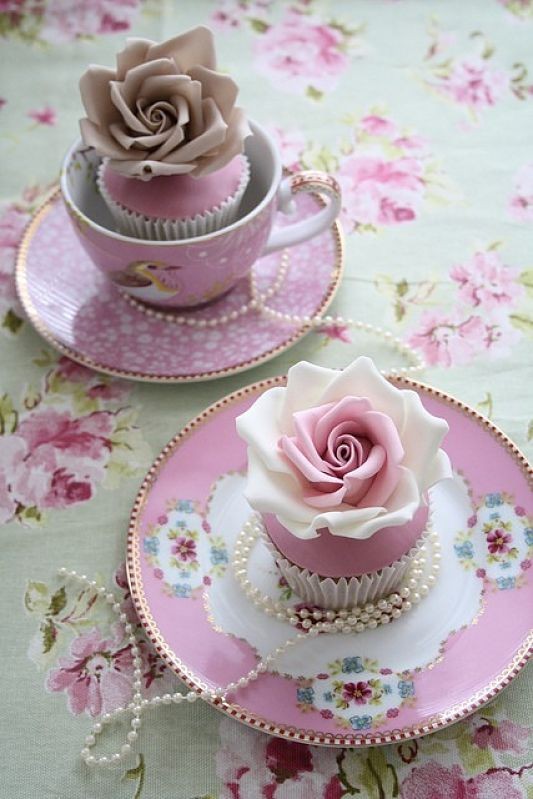 Wedding - Special Yummy Wedding Cupcake Decorating ♥ Gorgeous Vintage Wedding Cupcakes