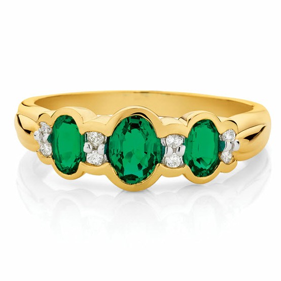 Wedding - Emerald and Diamond Ring ♥ Gorgeous Gold Ring 
