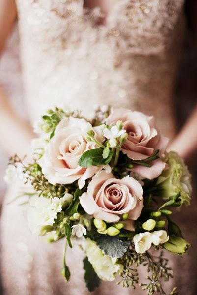 Mariage - Mariée Bouquets de roses Bouquets de mariage ♥