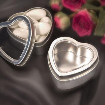 wedding photo - Boîtes en forme de coeur / faveurs de mariage Mint Tins