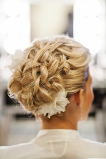 wedding photo - Gorgeous Updo Wedding Hairstyles 