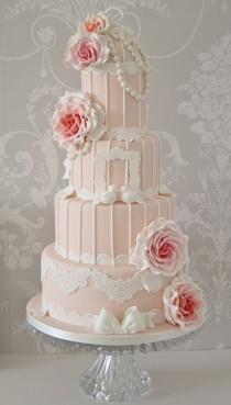 wedding photo - Weinlese-Pfirsich und rosa Kuchen Birdcage