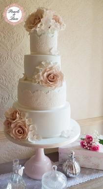 wedding photo - Rambling Rose Wedding Cake
