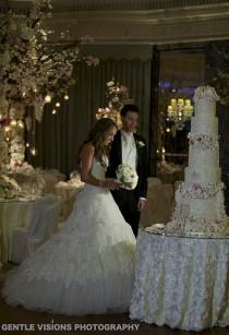 wedding photo - Очень Высокий Свадебный торт для The Grand Ball Room, Дорчестер