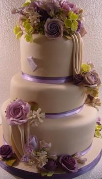 wedding photo - Taupe Wedding Cake With Purple Roses