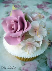 wedding photo - Rose und Apfelblüte Cupcake.