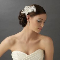 wedding photo - TNO Blanc fascinateur plume en cristal argenté de jeune mariée épousant le Pin