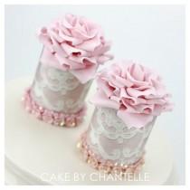 wedding photo - Classy pink and white wedding cupcakes