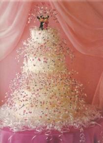 wedding photo - WOW. That's A Cute Cake 