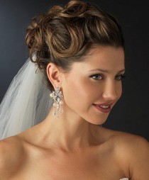 wedding photo - NWT Diamond White Pearl And Crystal Wedding Chandelier Bridal Earrings