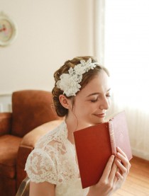 wedding photo -  White headband fabricated with flowers