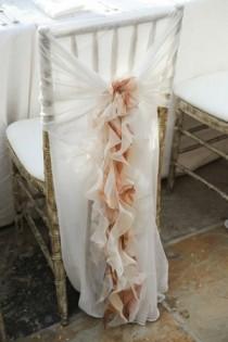 wedding photo - Ruffled свадебные чехлы на стулья и пояса